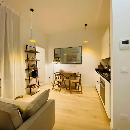 Apartment Piazzaborsa Charme Triest