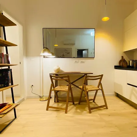 Apartment Piazzaborsa Charme Triest